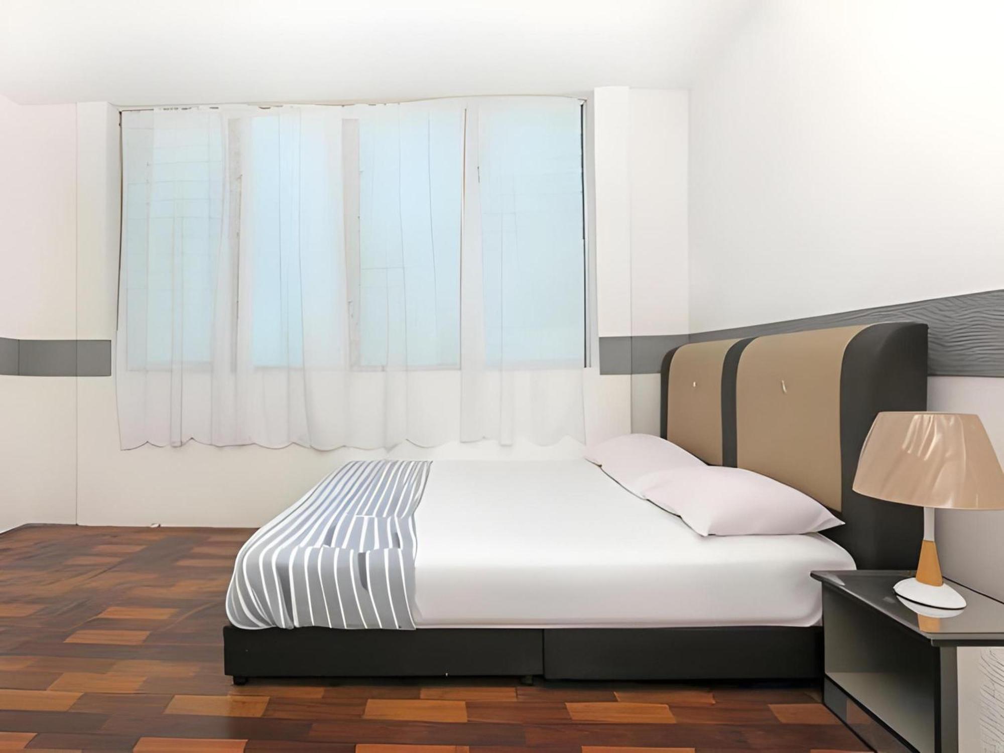 Oyo 90744 Bari Indah Beach Resort Kuala Terengganu Buitenkant foto