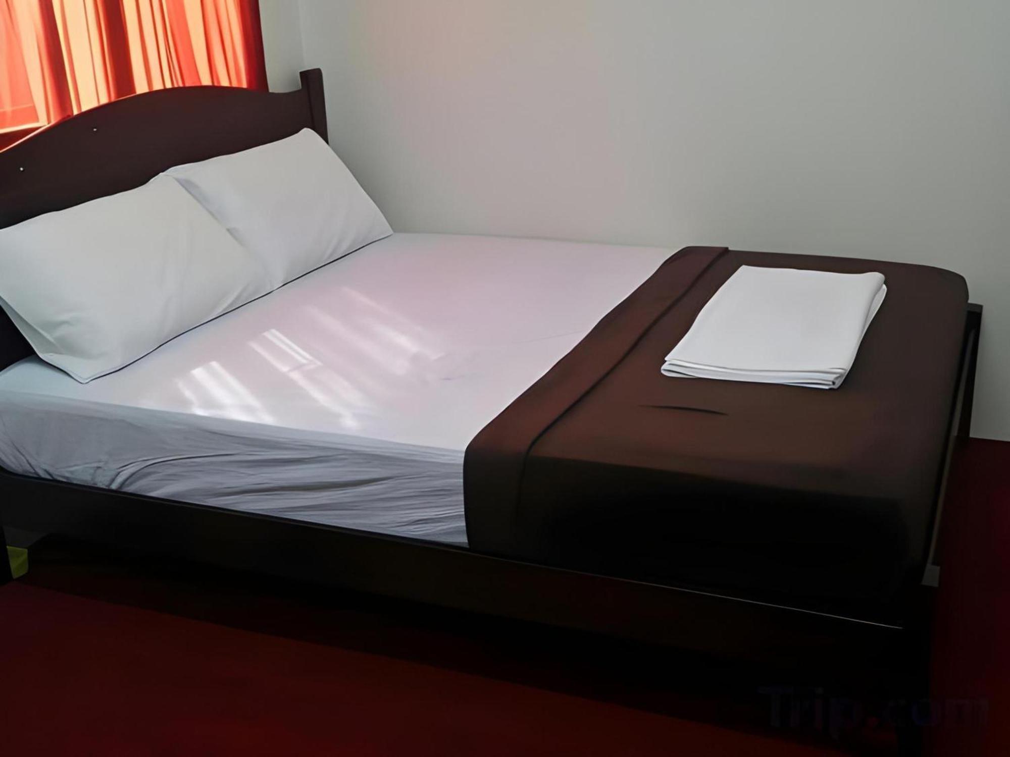 Oyo 90744 Bari Indah Beach Resort Kuala Terengganu Buitenkant foto