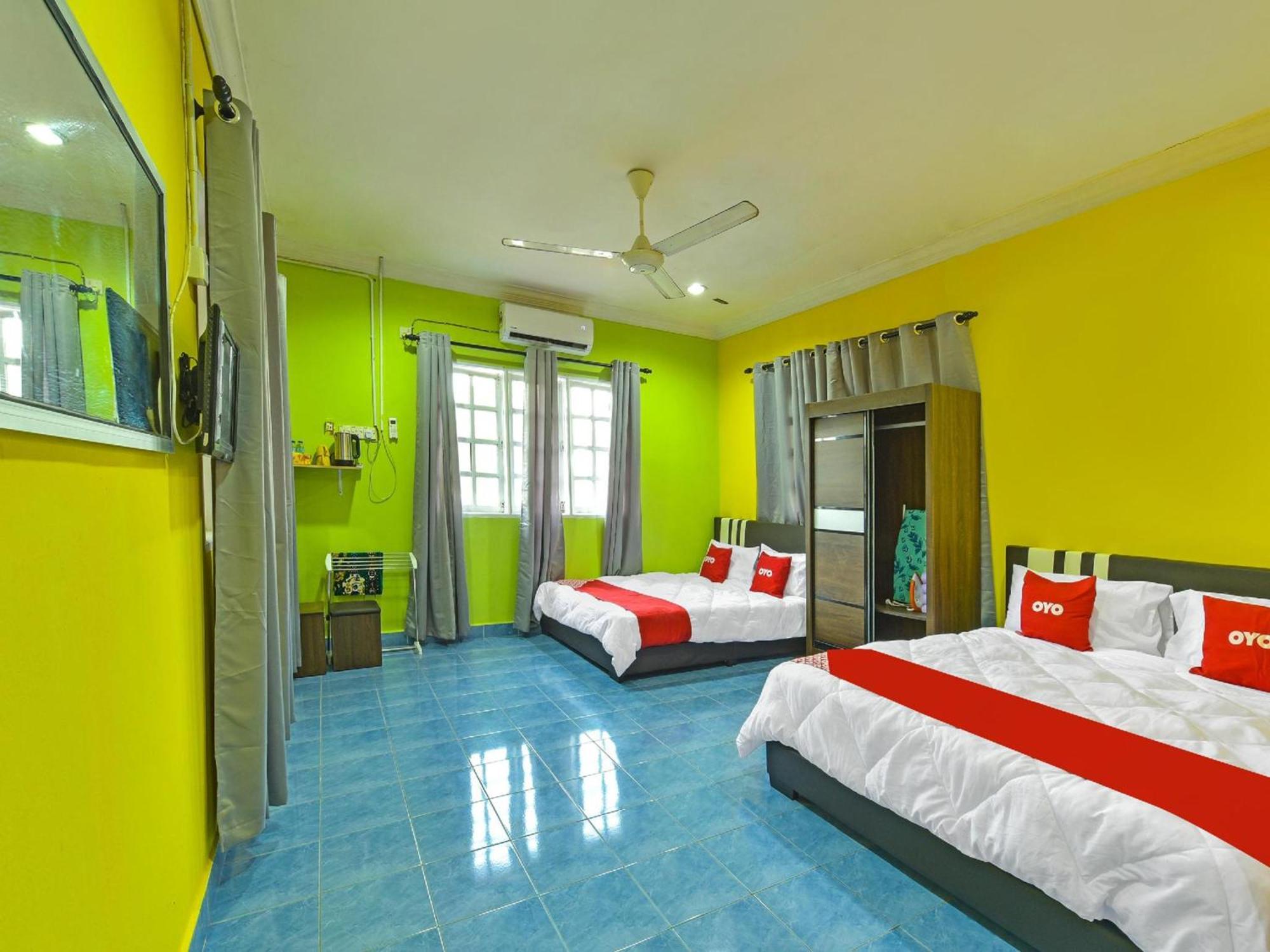 Oyo 90744 Bari Indah Beach Resort Kuala Terengganu Buitenkant foto