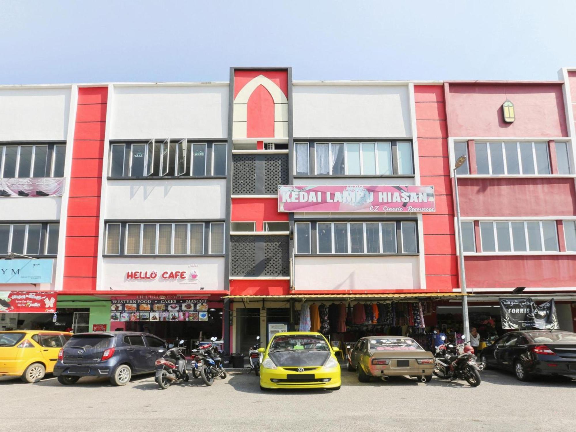Oyo 90744 Bari Indah Beach Resort Kuala Terengganu Buitenkant foto